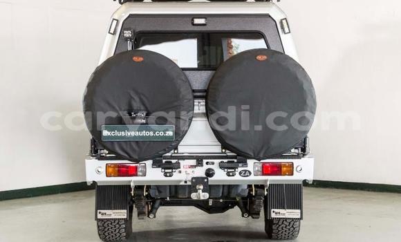 Nunua Ilio tumika Toyota Land Cruiser Fedha Gari ndani ya Katete nchini Mashariki Nunua Ilio tumika Toyota Land Cruiser Fedha Gari ndani ya Katete nchini Mashariki