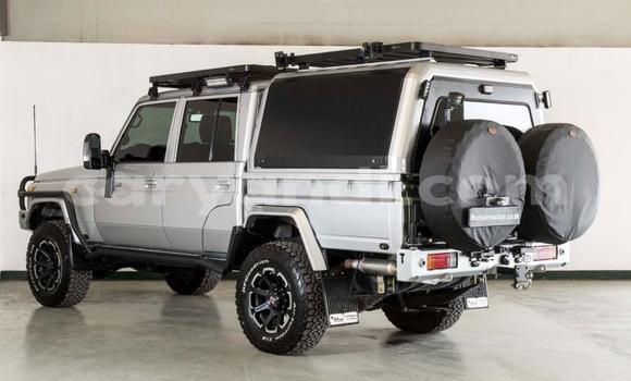 Nunua Ilio tumika Toyota Land Cruiser Fedha Gari ndani ya Katete nchini Mashariki Nunua Ilio tumika Toyota Land Cruiser Fedha Gari ndani ya Katete nchini Mashariki