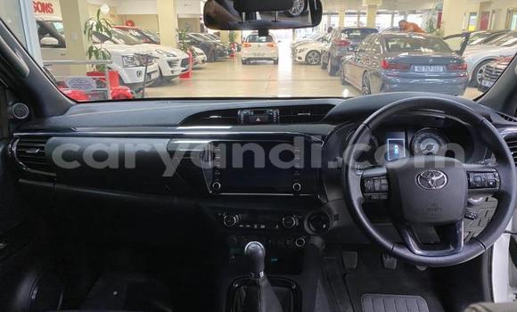 Acheter Occasion Voiture Toyota Hilux Blanc à Chingola, Zambie Acheter Occasion Voiture Toyota Hilux Blanc à Chingola, Zambie