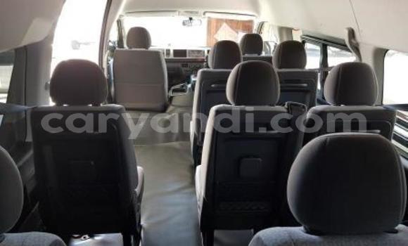 Nunua Ilio tumika Toyota Hiace Nyeupe Gari ndani ya Chingola nchini Zambia Nunua Ilio tumika Toyota Hiace Nyeupe Gari ndani ya Chingola nchini Zambia