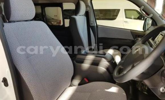 Nunua Ilio tumika Toyota Hiace Nyeupe Gari ndani ya Chingola nchini Zambia Nunua Ilio tumika Toyota Hiace Nyeupe Gari ndani ya Chingola nchini Zambia