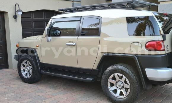Acheter Occasion Voiture Toyota FJ Cruiser Beige à Lusaka, Zambie Acheter Occasion Voiture Toyota FJ Cruiser Beige à Lusaka, Zambie