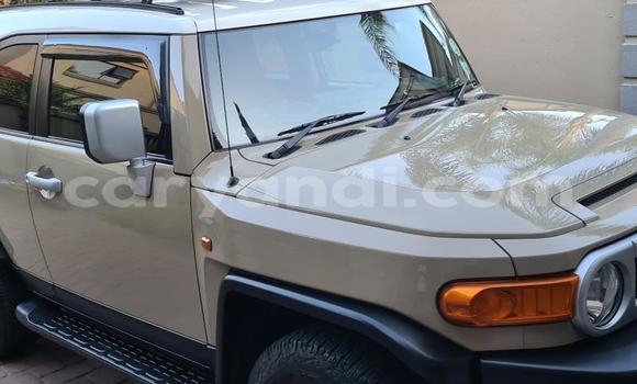 Acheter Occasion Voiture Toyota FJ Cruiser Beige à Lusaka, Zambie Acheter Occasion Voiture Toyota FJ Cruiser Beige à Lusaka, Zambie