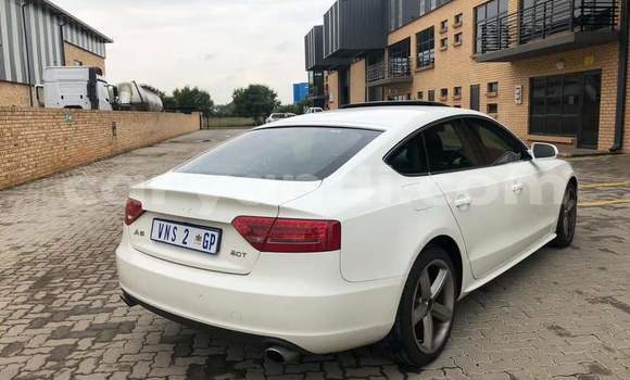 Acheter Occasion Voiture Audi A5 Blanc à Livingstone, Zambie Acheter Occasion Voiture Audi A5 Blanc à Livingstone, Zambie