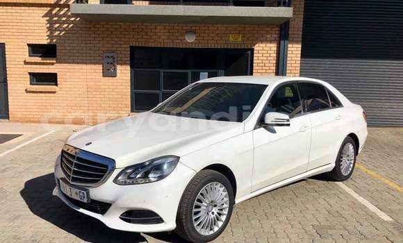 Buy Used Mercedes‒Benz E–Class White Car in Chingola in Zambia Buy Used Mercedes‒Benz E–Class White Car in Chingola in Zambia