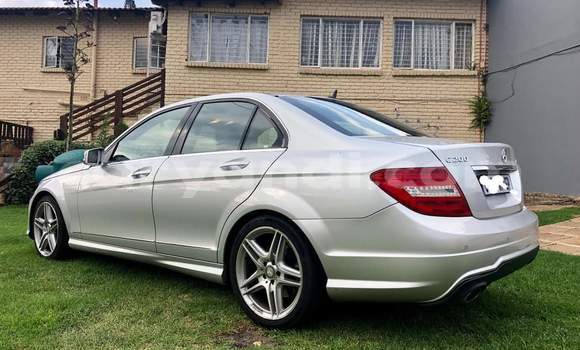 Nunua Ilio tumika Mercedes‒Benz C–Class Fedha Gari ndani ya Livingstone nchini Zambia Nunua Ilio tumika Mercedes‒Benz C–Class Fedha Gari ndani ya Livingstone nchini Zambia