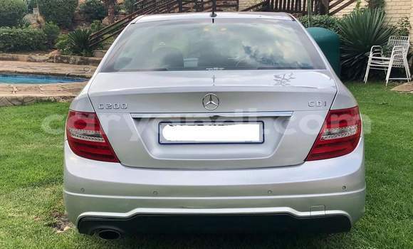 Nunua Ilio tumika Mercedes‒Benz C–Class Fedha Gari ndani ya Livingstone nchini Zambia Nunua Ilio tumika Mercedes‒Benz C–Class Fedha Gari ndani ya Livingstone nchini Zambia
