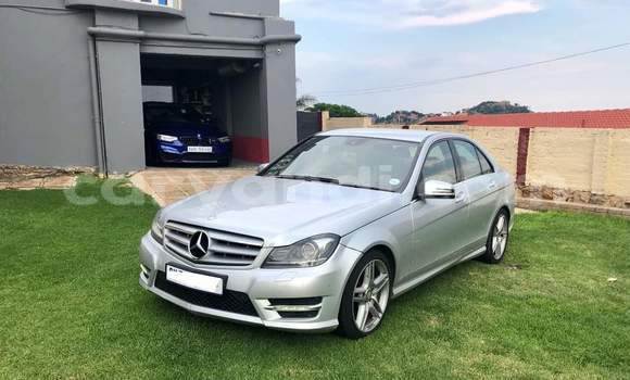 Nunua Ilio tumika Mercedes‒Benz C–Class Fedha Gari ndani ya Livingstone nchini Zambia Nunua Ilio tumika Mercedes‒Benz C–Class Fedha Gari ndani ya Livingstone nchini Zambia