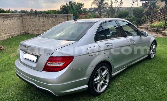 Nunua Ilio tumika Mercedes‒Benz C–Class Fedha Gari ndani ya Livingstone nchini Zambia Nunua Ilio tumika Mercedes‒Benz C–Class Fedha Gari ndani ya Livingstone nchini Zambia