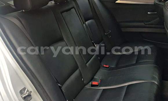 Acheter Occasion Voiture BMW 5–Series Gris à Lusaka, Zambie Acheter Occasion Voiture BMW 5–Series Gris à Lusaka, Zambie