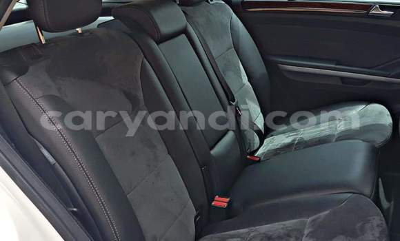 Nunua Ilio tumika Mercedes‒Benz ML–Class Nyeupe Gari ndani ya Livingstone nchini Zambia Nunua Ilio tumika Mercedes‒Benz ML–Class Nyeupe Gari ndani ya Livingstone nchini Zambia