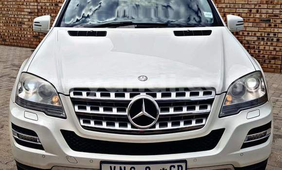 Nunua Ilio tumika Mercedes‒Benz ML–Class Nyeupe Gari ndani ya Livingstone nchini Zambia Nunua Ilio tumika Mercedes‒Benz ML–Class Nyeupe Gari ndani ya Livingstone nchini Zambia