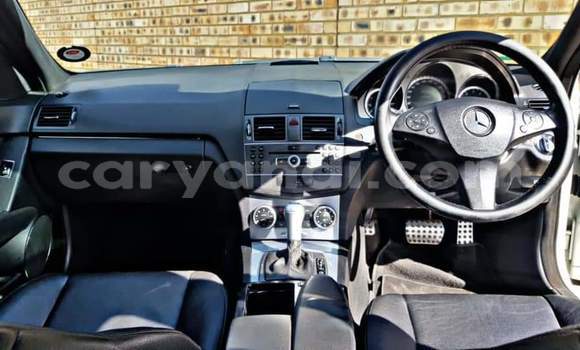 Acheter Occasion Voiture Mercedes‒Benz C–Class Blanc à Lusaka, Zambie Acheter Occasion Voiture Mercedes‒Benz C–Class Blanc à Lusaka, Zambie