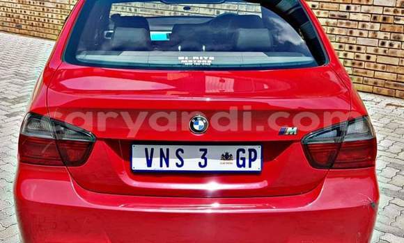Acheter Occasion Voiture BMW 3–Series Rouge à Livingstone, Zambie Acheter Occasion Voiture BMW 3–Series Rouge à Livingstone, Zambie