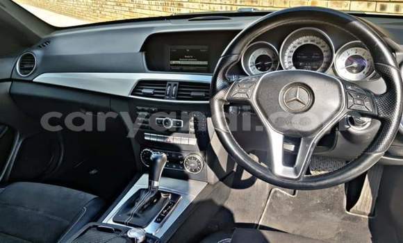 Acheter Occasion Voiture Mercedes‒Benz C–Class Blanc à Livingstone, Zambie Acheter Occasion Voiture Mercedes‒Benz C–Class Blanc à Livingstone, Zambie