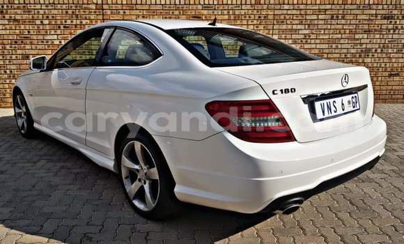 Acheter Occasion Voiture Mercedes‒Benz C–Class Blanc à Livingstone, Zambie Acheter Occasion Voiture Mercedes‒Benz C–Class Blanc à Livingstone, Zambie