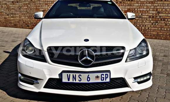 Acheter Occasion Voiture Mercedes‒Benz C–Class Blanc à Livingstone, Zambie Acheter Occasion Voiture Mercedes‒Benz C–Class Blanc à Livingstone, Zambie