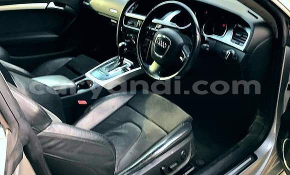 Acheter Occasion Voiture Audi A5 Gris à Livingstone, Zambie Acheter Occasion Voiture Audi A5 Gris à Livingstone, Zambie