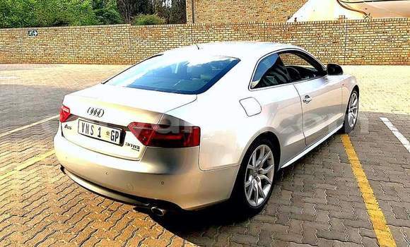 Acheter Occasion Voiture Audi A5 Gris à Livingstone, Zambie Acheter Occasion Voiture Audi A5 Gris à Livingstone, Zambie