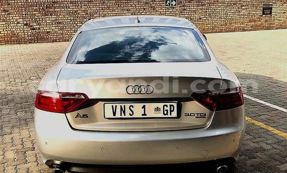Acheter Occasion Voiture Audi A5 Gris à Livingstone, Zambie Acheter Occasion Voiture Audi A5 Gris à Livingstone, Zambie