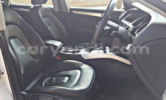 Nunua Ilio tumika Audi A5 Nyeupe Gari ndani ya Chingola nchini Zambia Nunua Ilio tumika Audi A5 Nyeupe Gari ndani ya Chingola nchini Zambia