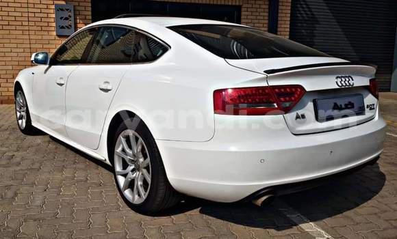 Nunua Ilio tumika Audi A5 Nyeupe Gari ndani ya Chingola nchini Zambia Nunua Ilio tumika Audi A5 Nyeupe Gari ndani ya Chingola nchini Zambia