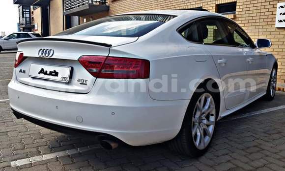 Nunua Ilio tumika Audi A5 Nyeupe Gari ndani ya Chingola nchini Zambia Nunua Ilio tumika Audi A5 Nyeupe Gari ndani ya Chingola nchini Zambia