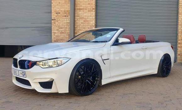 Acheter Occasion Voiture BMW M4 Blanc à Livingstone, Zambie