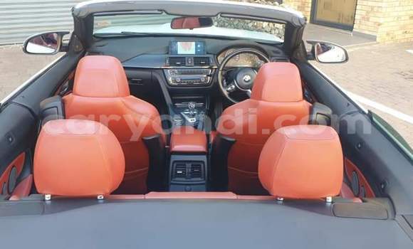 Acheter Occasion Voiture BMW M4 Blanc à Livingstone, Zambie Acheter Occasion Voiture BMW M4 Blanc à Livingstone, Zambie