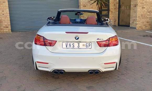 Acheter Occasion Voiture BMW M4 Blanc à Livingstone, Zambie Acheter Occasion Voiture BMW M4 Blanc à Livingstone, Zambie