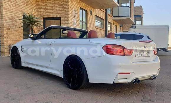 Acheter Occasion Voiture BMW M4 Blanc à Livingstone, Zambie Acheter Occasion Voiture BMW M4 Blanc à Livingstone, Zambie