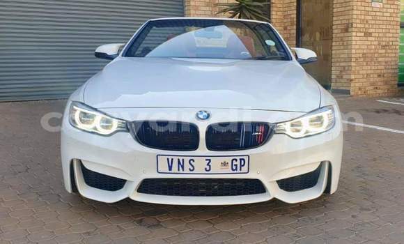 Acheter Occasion Voiture BMW M4 Blanc à Livingstone, Zambie Acheter Occasion Voiture BMW M4 Blanc à Livingstone, Zambie