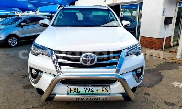Buy Used Toyota Fortuner White Car in Chipata in Zambia