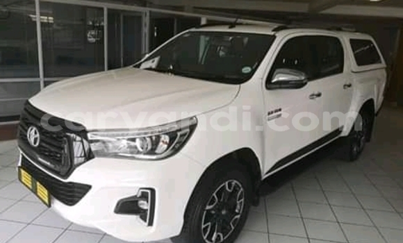 Acheter Occasion Voiture Toyota Hilux Blanc à Livingstone, Zambie Acheter Occasion Voiture Toyota Hilux Blanc à Livingstone, Zambie