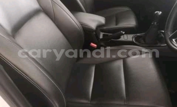 Acheter Occasion Voiture Toyota Hilux Blanc à Livingstone, Zambie Acheter Occasion Voiture Toyota Hilux Blanc à Livingstone, Zambie