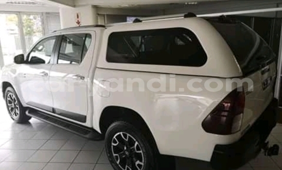 Acheter Occasion Voiture Toyota Hilux Blanc à Livingstone, Zambie Acheter Occasion Voiture Toyota Hilux Blanc à Livingstone, Zambie
