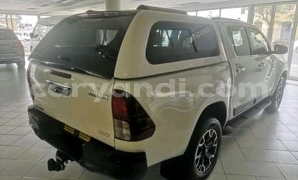 Acheter Occasion Voiture Toyota Hilux Blanc à Livingstone, Zambie Acheter Occasion Voiture Toyota Hilux Blanc à Livingstone, Zambie