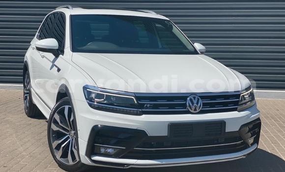 Nunua Ilio tumika Volkswagen Tiguan Nyeupe Gari ndani ya Mazabuka nchini Kusini Nunua Ilio tumika Volkswagen Tiguan Nyeupe Gari ndani ya Mazabuka nchini Kusini