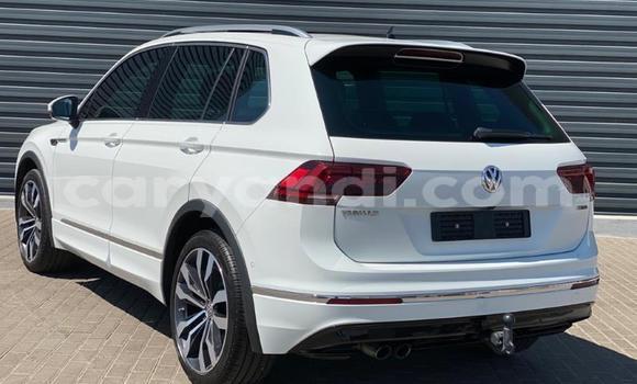 Nunua Ilio tumika Volkswagen Tiguan Nyeupe Gari ndani ya Mazabuka nchini Kusini Nunua Ilio tumika Volkswagen Tiguan Nyeupe Gari ndani ya Mazabuka nchini Kusini