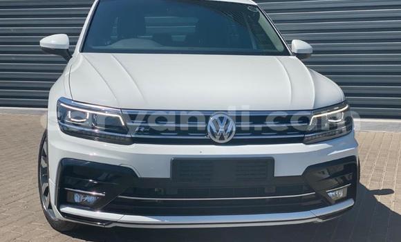 Nunua Ilio tumika Volkswagen Tiguan Nyeupe Gari ndani ya Mazabuka nchini Kusini Nunua Ilio tumika Volkswagen Tiguan Nyeupe Gari ndani ya Mazabuka nchini Kusini