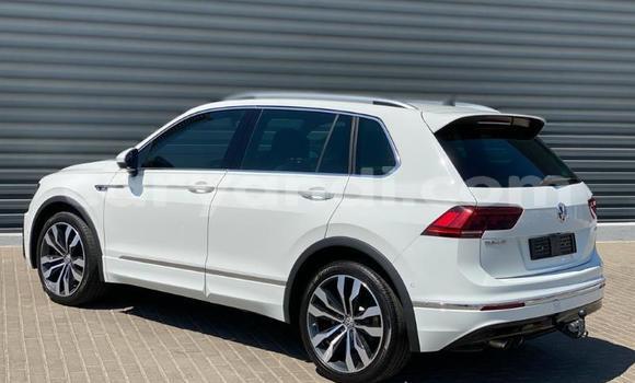 Nunua Ilio tumika Volkswagen Tiguan Nyeupe Gari ndani ya Mazabuka nchini Kusini Nunua Ilio tumika Volkswagen Tiguan Nyeupe Gari ndani ya Mazabuka nchini Kusini