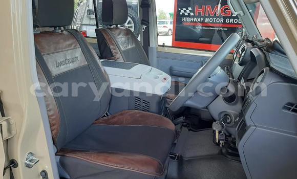 Tenga Tsaru Toyota Land Cruiser Zvimwe Mota in Chingola in Zambia Tenga Tsaru Toyota Land Cruiser Zvimwe Mota in Chingola in Zambia