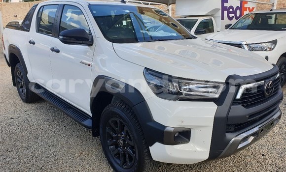 Nunua Ilio tumika Toyota Hilux Nyeupe Gari ndani ya Lusaka nchini Zambia
