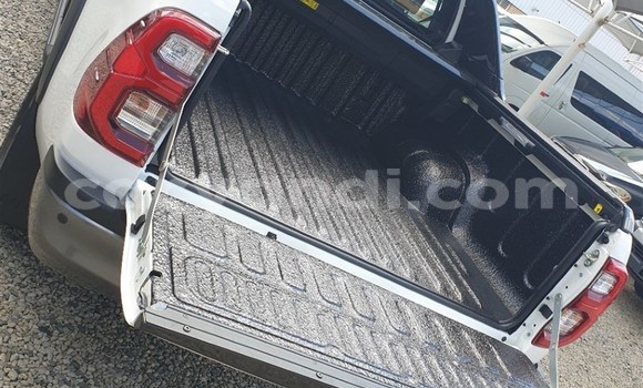 Acheter Occasion Voiture Toyota Hilux Blanc à Lusaka, Zambie Acheter Occasion Voiture Toyota Hilux Blanc à Lusaka, Zambie
