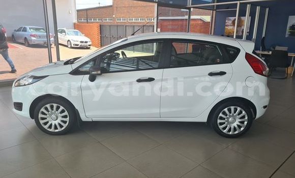 Acheter Occasion Voiture Ford Fiesta Blanc à Lusaka, Zambie Acheter Occasion Voiture Ford Fiesta Blanc à Lusaka, Zambie