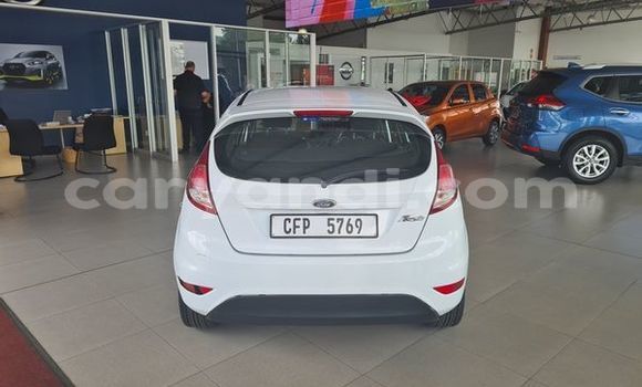 Acheter Occasion Voiture Ford Fiesta Blanc à Lusaka, Zambie Acheter Occasion Voiture Ford Fiesta Blanc à Lusaka, Zambie
