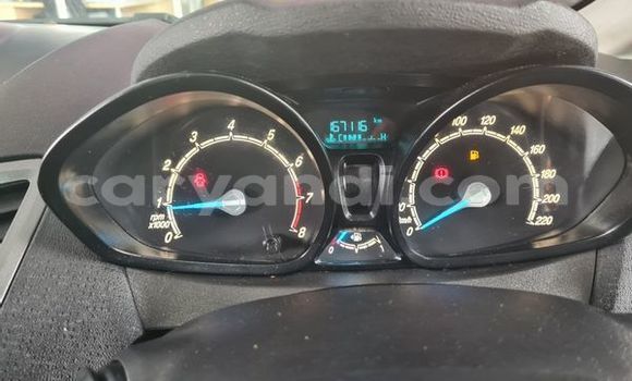 Acheter Occasion Voiture Ford Fiesta Blanc à Lusaka, Zambie Acheter Occasion Voiture Ford Fiesta Blanc à Lusaka, Zambie