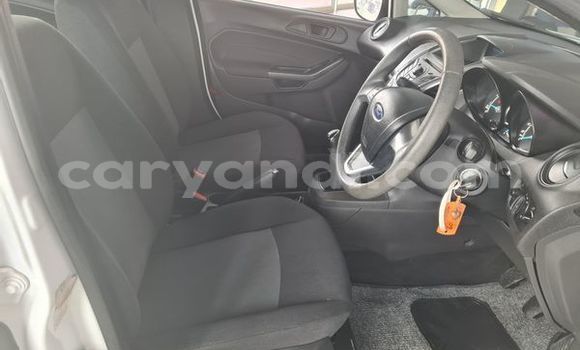 Acheter Occasion Voiture Ford Fiesta Blanc à Lusaka, Zambie Acheter Occasion Voiture Ford Fiesta Blanc à Lusaka, Zambie