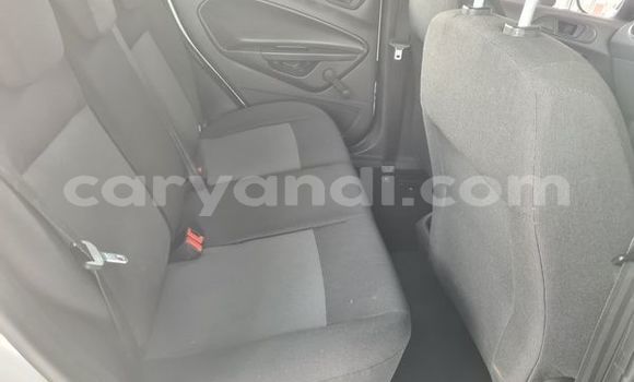 Acheter Occasion Voiture Ford Fiesta Blanc à Lusaka, Zambie Acheter Occasion Voiture Ford Fiesta Blanc à Lusaka, Zambie