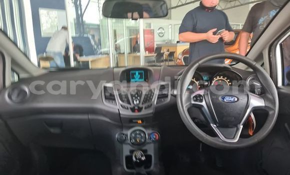 Acheter Occasion Voiture Ford Fiesta Blanc à Lusaka, Zambie Acheter Occasion Voiture Ford Fiesta Blanc à Lusaka, Zambie